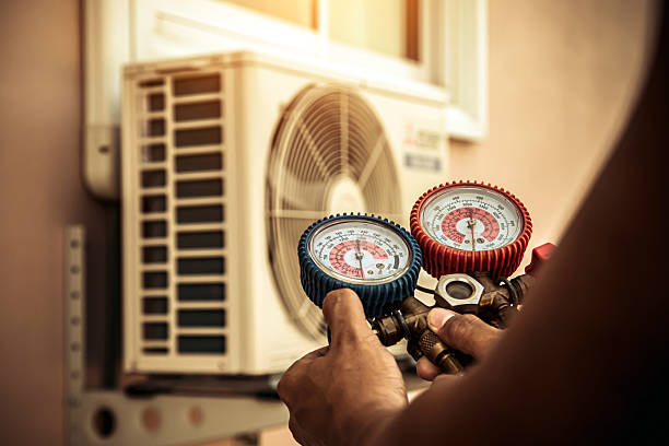 Professional Hvac Installation technician working in West Hempstead, NY